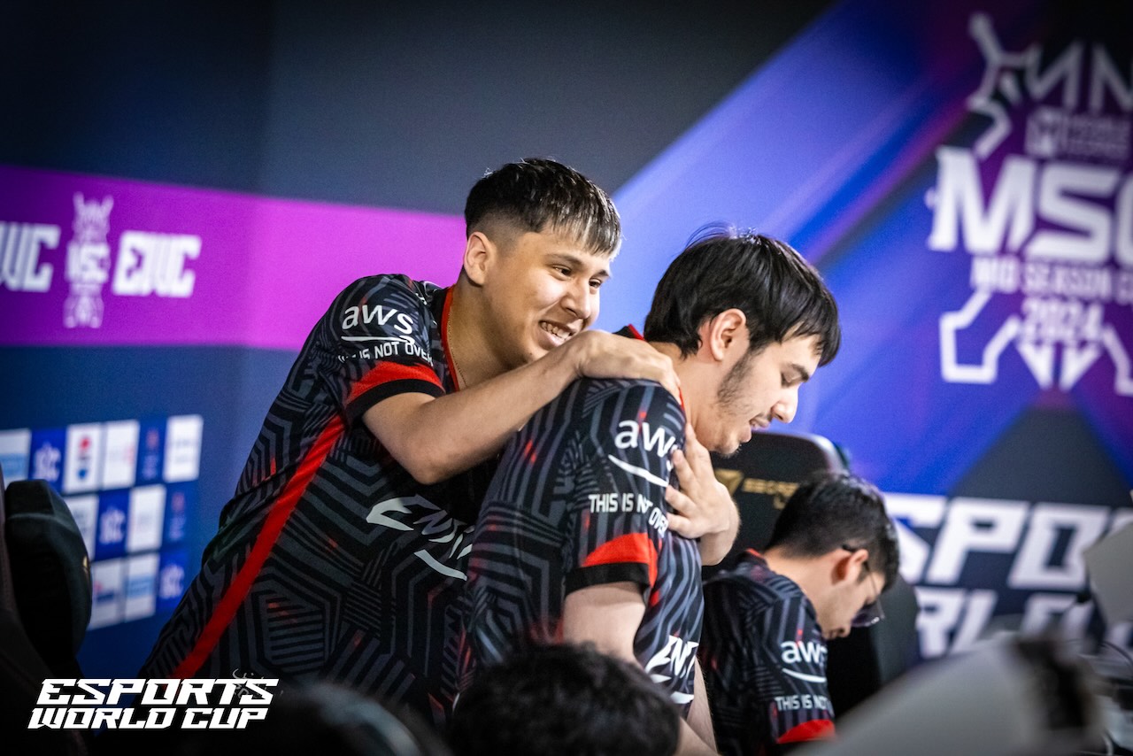 Juegaesports - Furyy y Chan, jugadores de Mobile Legends: Bang Bang durante la MLBB Mid Season Cup en la Esports World Cup 2024