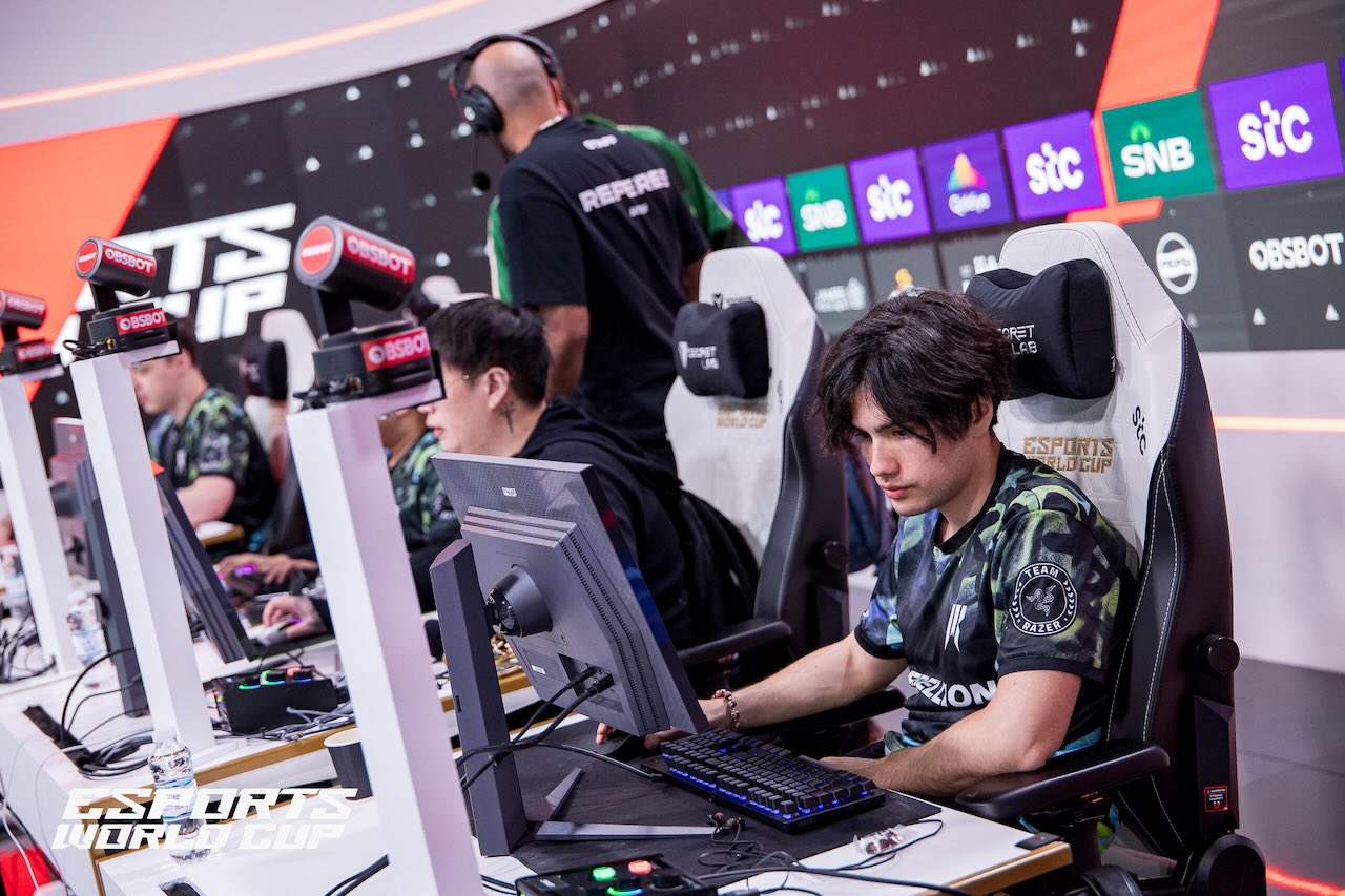 Juegaesports - Shopify Rebellion, junto a Timado, durante la Esports World Cup 2025